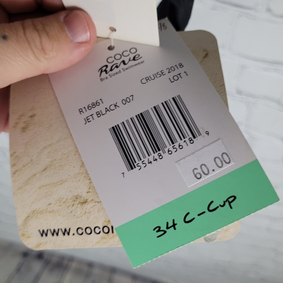 COCO RAVE | Gia underwire high neck cutout cleavage swim bathing suit bikini top - Picture 4 of 10
